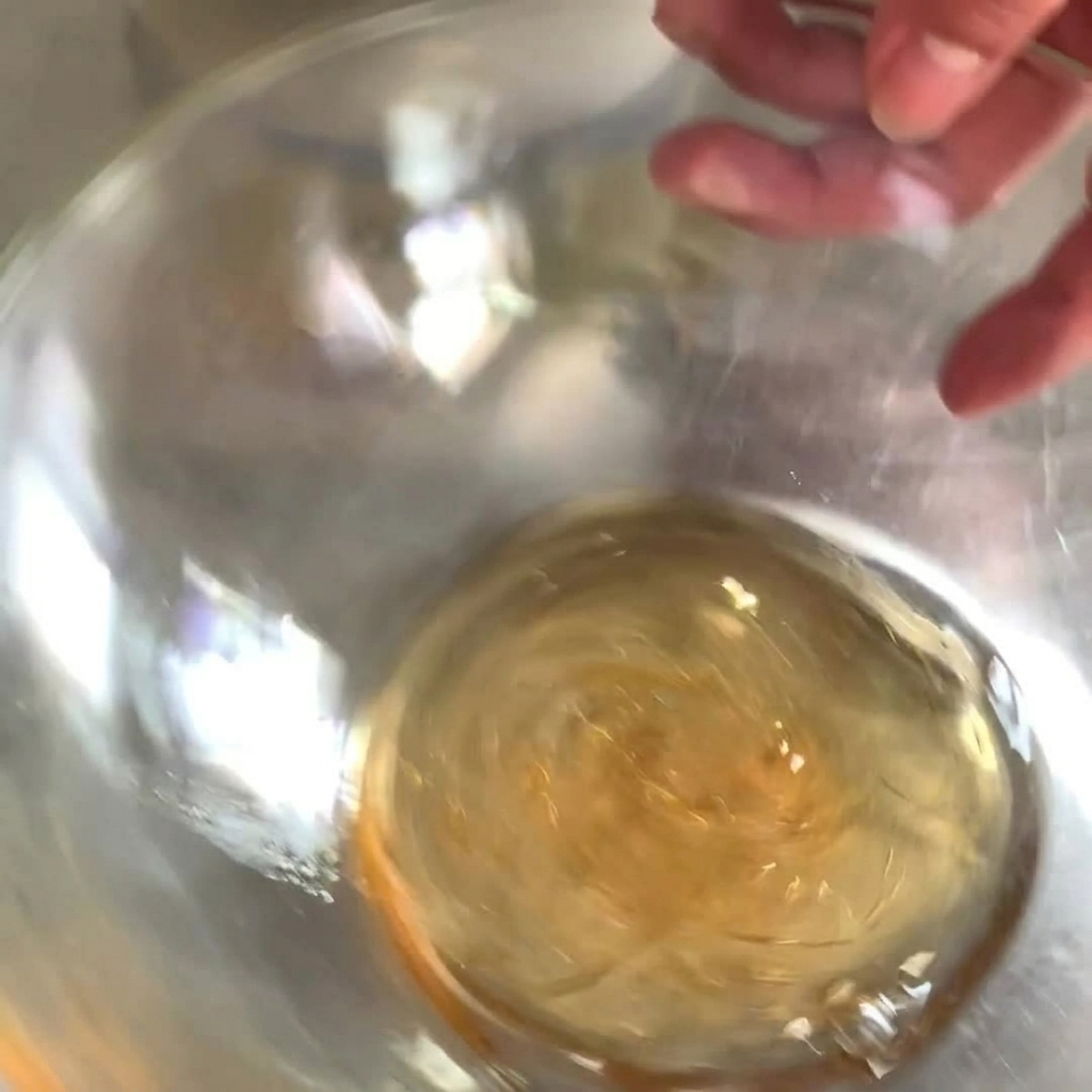 Salsa al rafano verde aggiunta alla base di miele e senape.