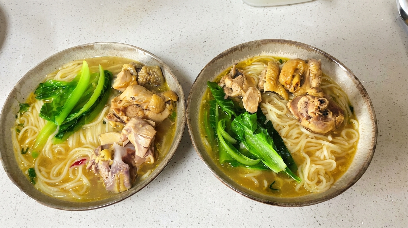 Zuppa di noodle al pollo fatta in casa