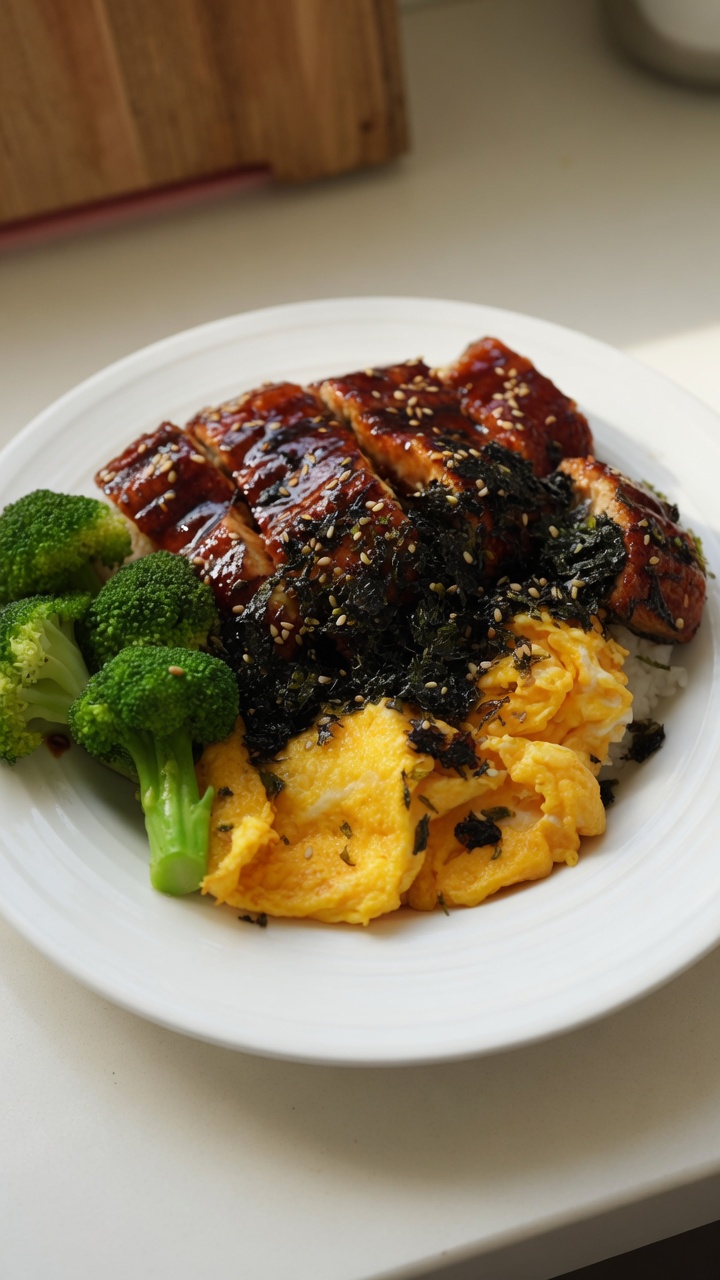 Ciotola di riso con anguilla grigliata (Unagi Don)
