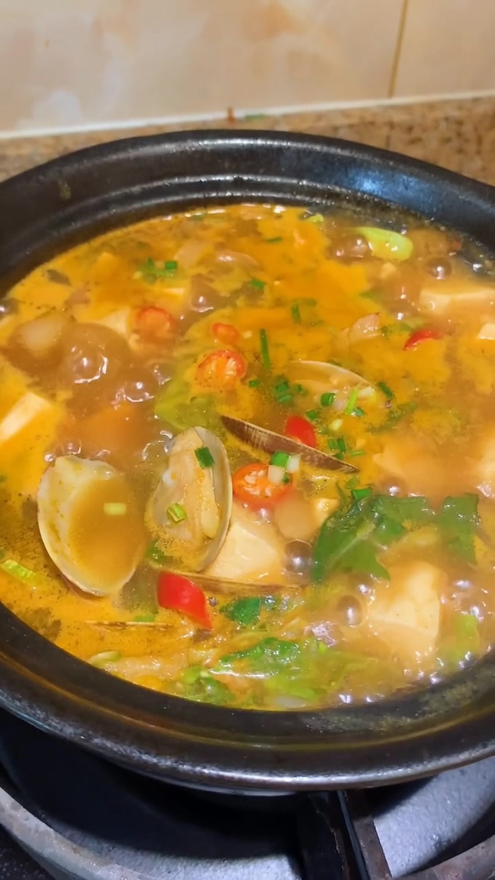 Zuppa Coreana di Pasta di Soia (Doenjang-jjigae)