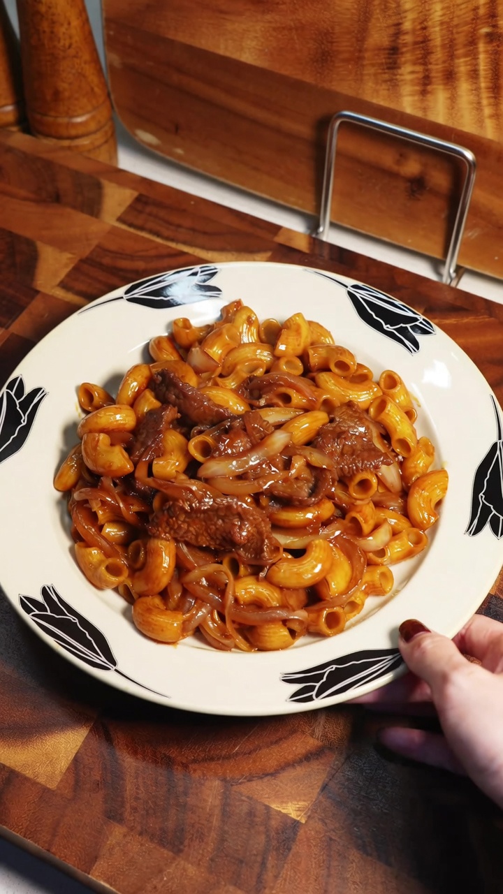 Maccheroni Saltati al Manzo