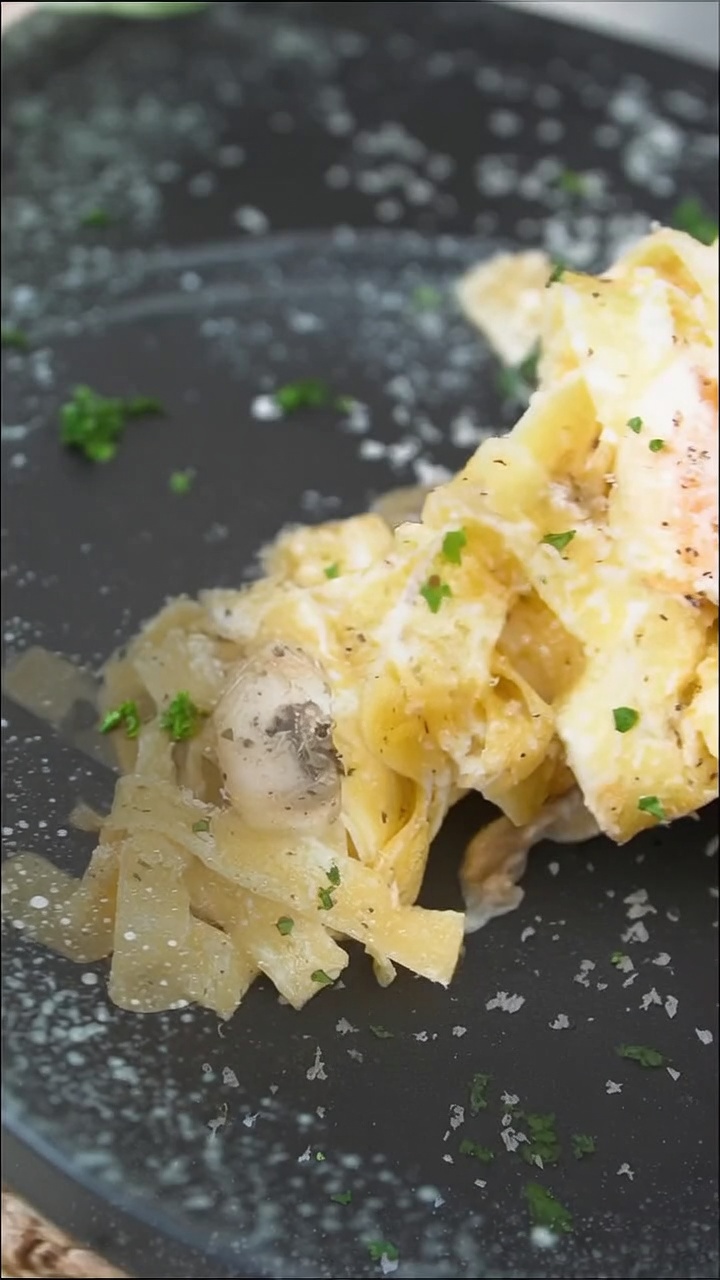 Pasta ai Funghi e Tartufo Nero