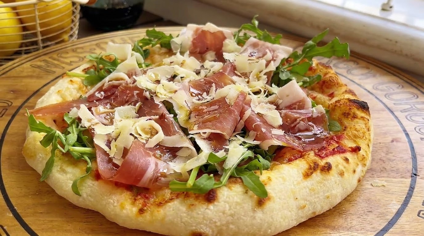 Classica Pizza Italiana con Prosciutto di Parma